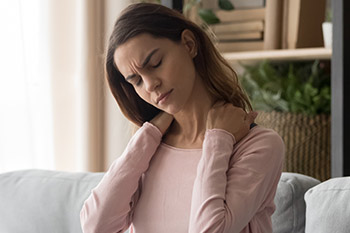 Neck pain treatment at Dr. Oswald Chiropractic in Medford, NJ